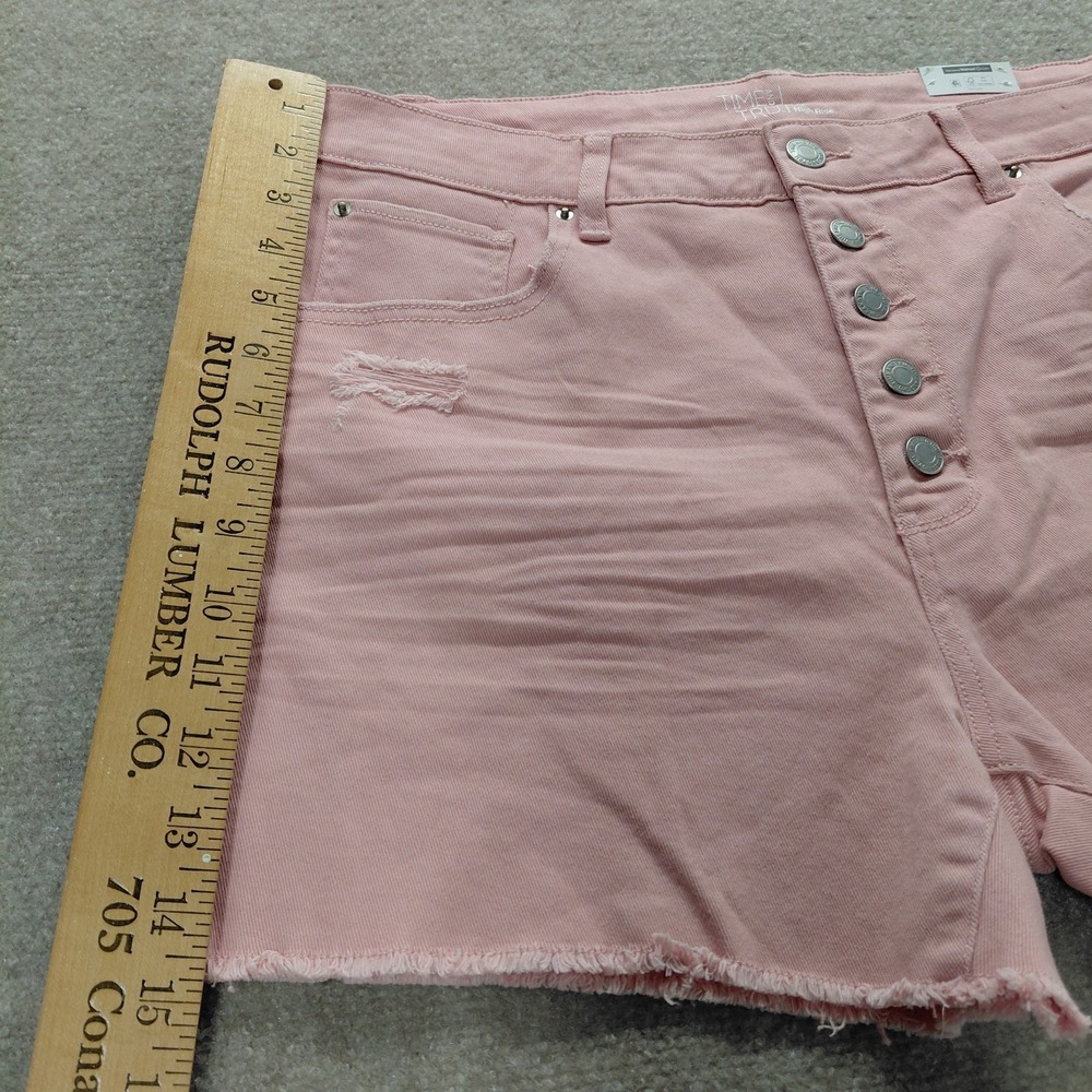 Time & Tru Women 16 Pink Distress High Rise Button Fly Denim Shorts Raw Hem NEW - Picture 4 of 11